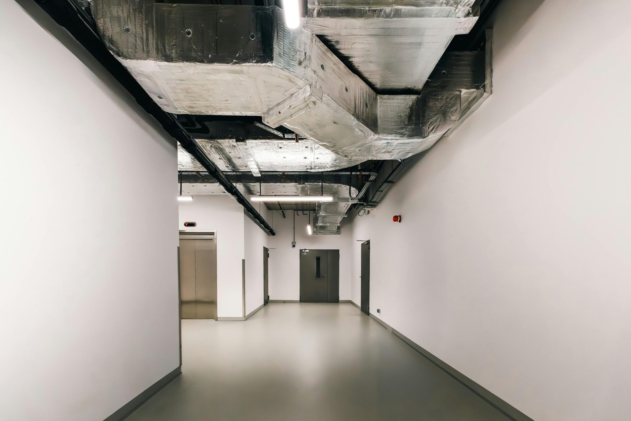 Parking Lot & Plaza Maintenance and Groundskeeping Cleaning